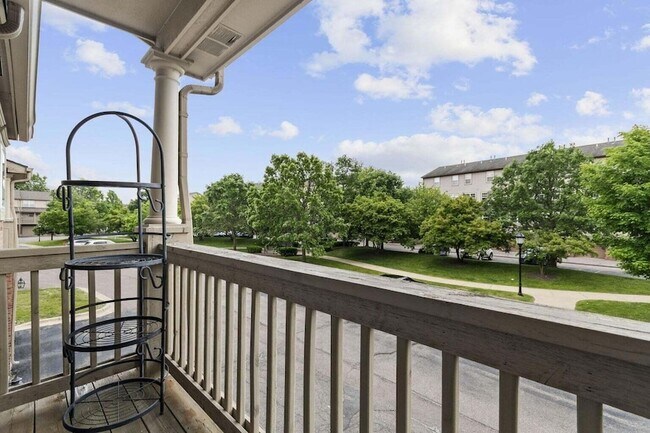 Building Photo - 2777 Barclay Way