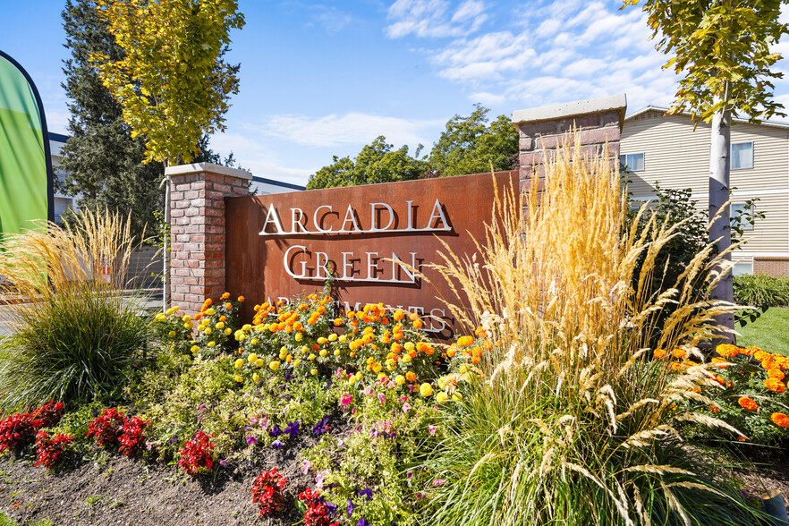 Primary Photo - Arcadia Green Apartments