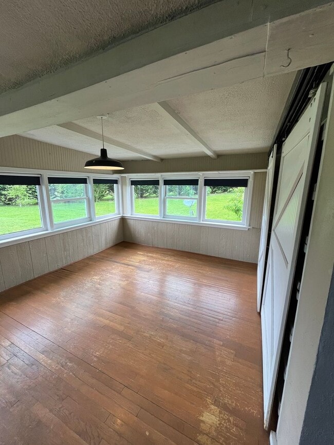 Building Photo - 3-bedroom, 2-bath single-family home located in Greencastle