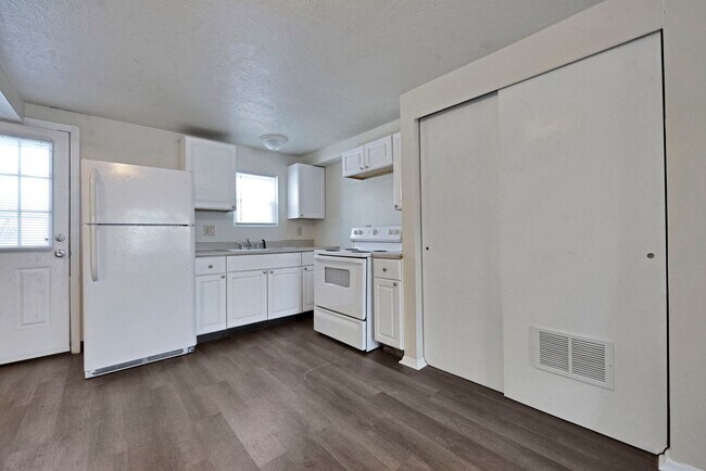 Building Photo - 2 Bedroom Affordable Housing Apartment