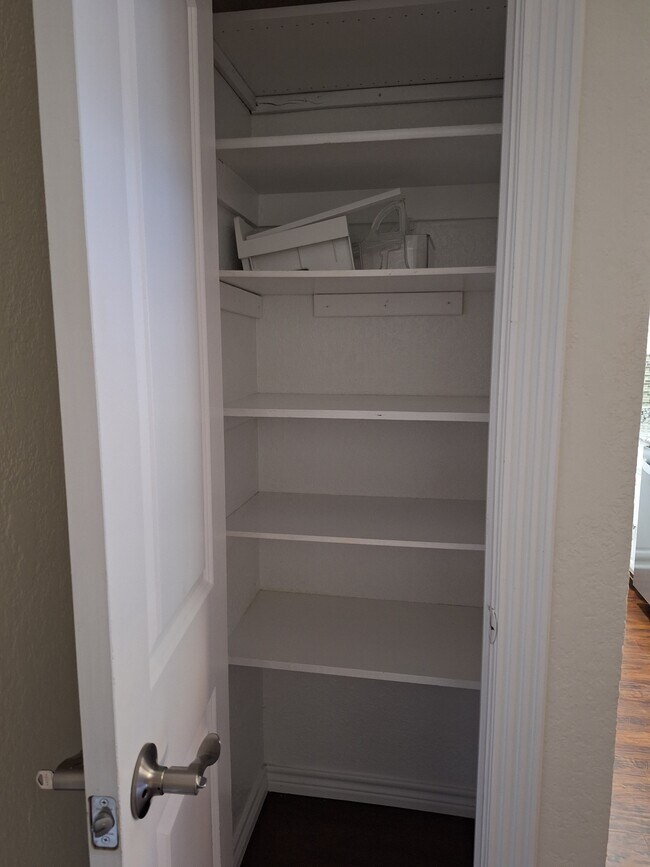 Building Photo - 1101 Calico Ln