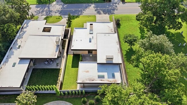 Building Photo - Experience contemporary luxury in this exceptional custom-built Midtown Tulsa residence, where so...