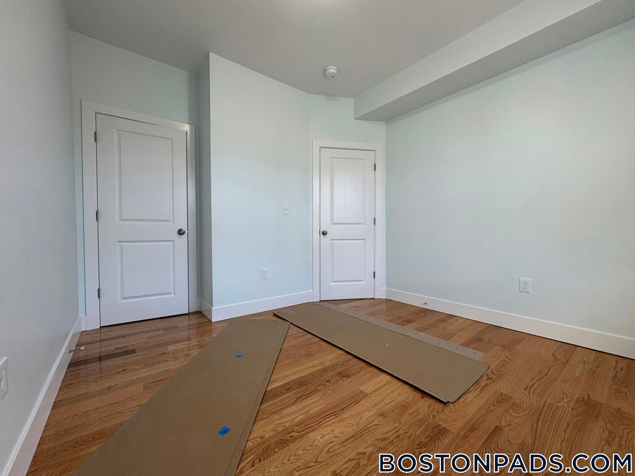 Building Photo - 7 Carson St