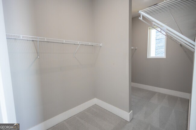 Building Photo - 708 Banton Dr NW