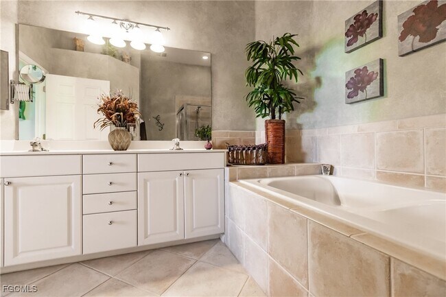 Building Photo - 3011 Meandering Way