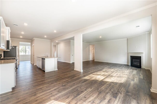 Building Photo - 117 Landsdowne Way SE