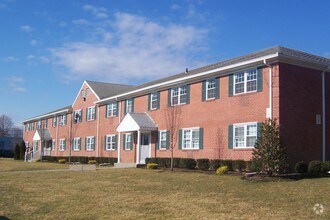 Building Photo - Brentwood Apartments