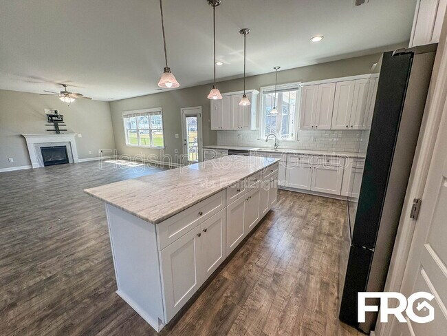 Building Photo - 208 Coffman Dr