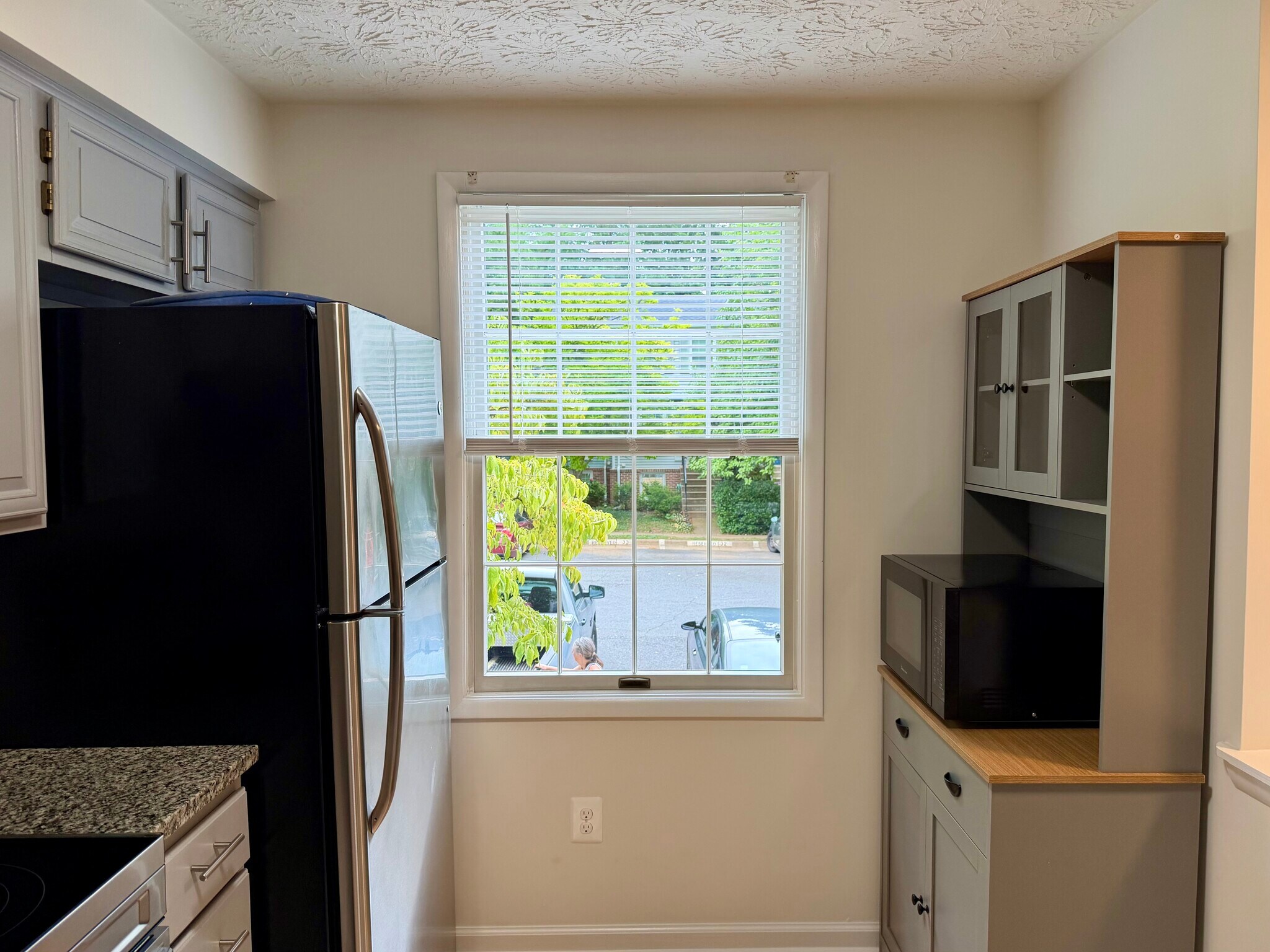 Building Photo - 2853 Middleboro Dr