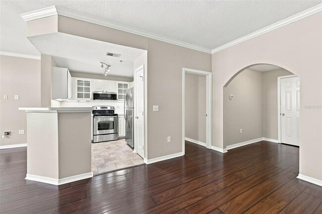 Building Photo - 501 Knights Run Ave
