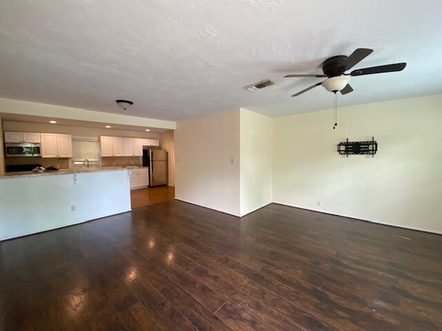 Building Photo - 1202 Marie St