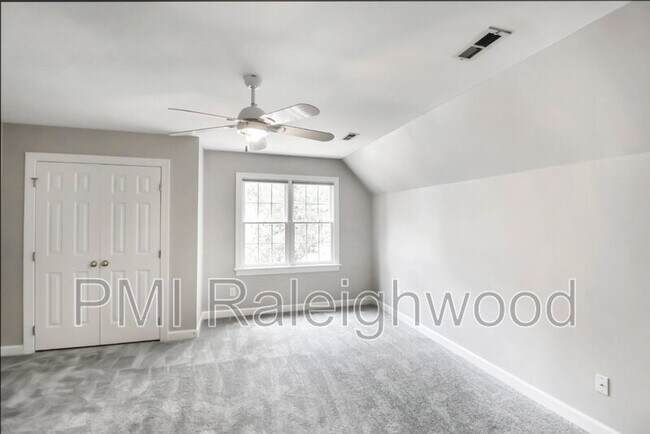 Building Photo - 301 Perry Creek Dr