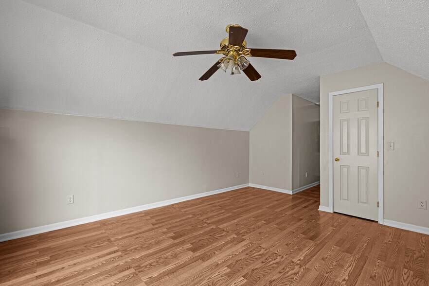 Building Photo - 3903 Caprice Dr