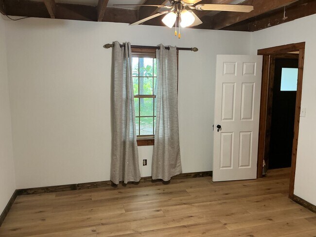 Building Photo - 360 Wood Landing Rd