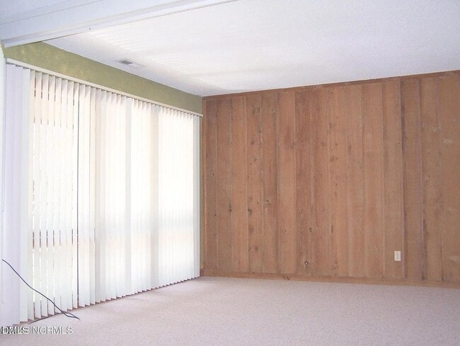 Building Photo - 220 Foxkroft Dr
