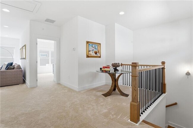 Building Photo - 158 Kingwood Dr