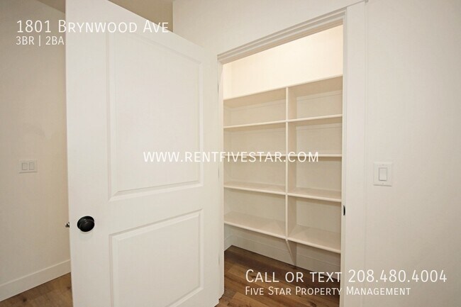 Building Photo - 1801 Brynwood Ave