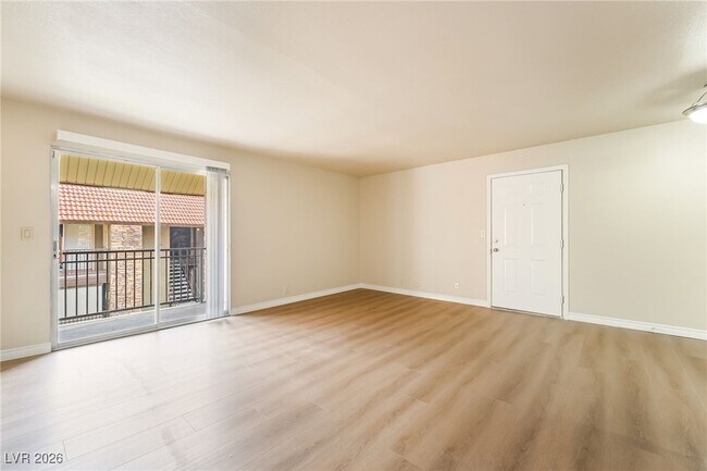 Building Photo - 5121 River Glen Dr