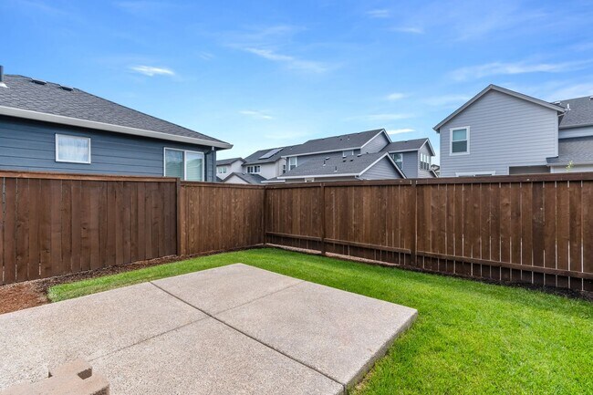 Building Photo - -- Price Reduced!! -- 4 Bed, 3 Bath Rental...