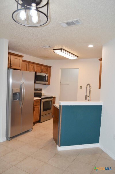 Building Photo - 2505 Hemlock Dr