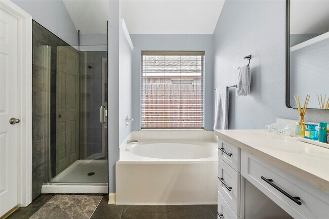 Building Photo - 4514 Coral Rose Ct