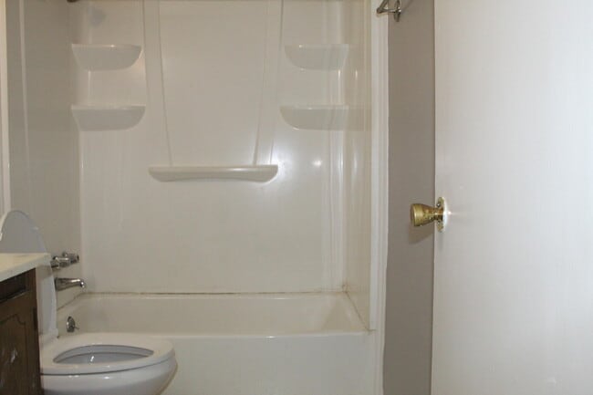 Building Photo - 446 Pheasant Run Dr