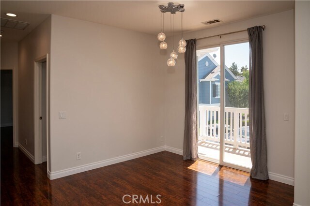 Building Photo - 71 Strawflower St