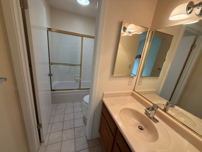 Building Photo - LARGE TWO BEDROOM TWO AND HALF BATH, QUAIL...