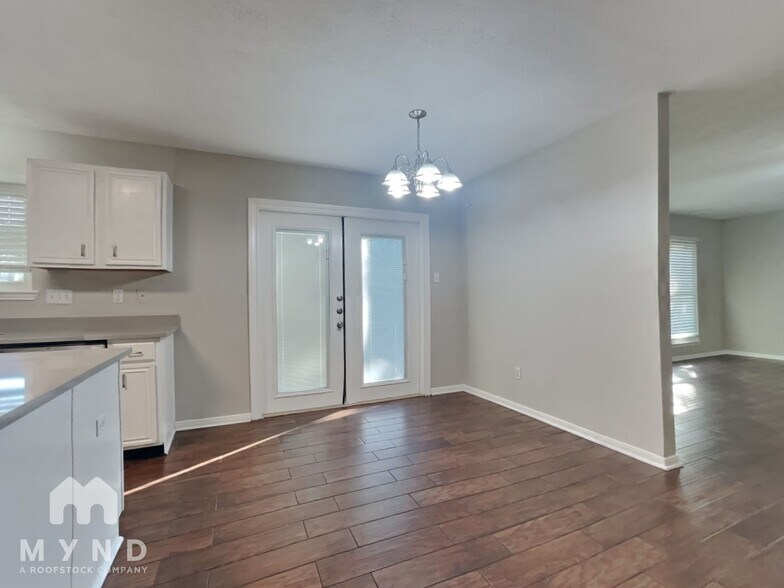 Building Photo - 275 Indian Falls S