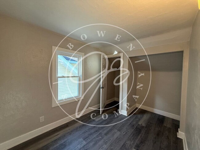 Building Photo - South Toledo  3-Bed Retreat with Spacious ...