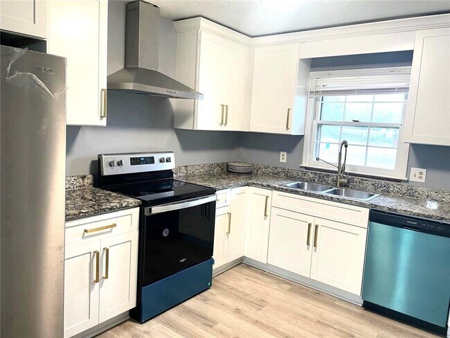 Building Photo - 12266 Brown Bridge Rd