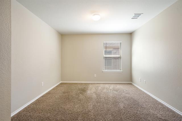 Building Photo - 806 Meadow Wood Ln