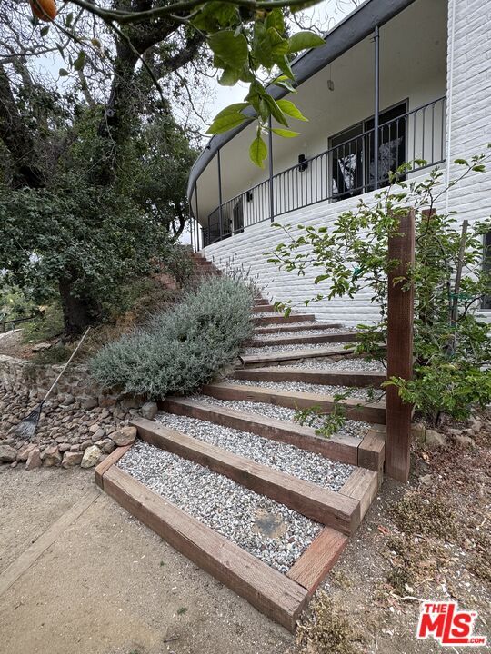 Building Photo - 25202 Piuma Rd