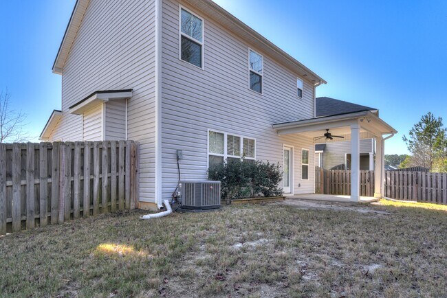 Building Photo - 926 Linsmore Ave