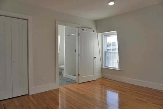 Building Photo - 4 Osgood St