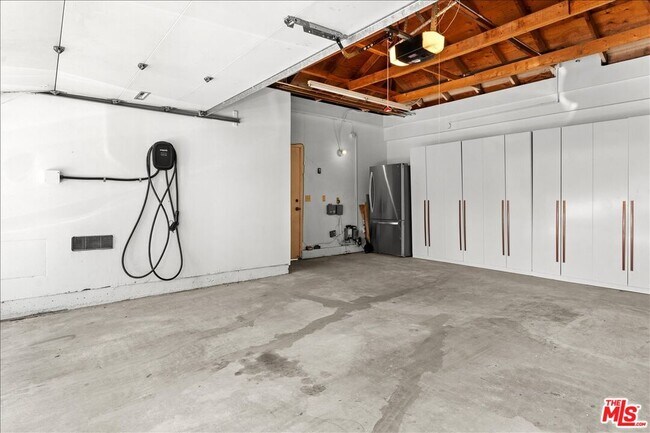 Building Photo - 12303 Ridge Cir