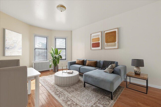 Primary Photo - 73 Winfield Ave