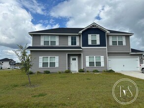 Building Photo - FALL MOVE-IN SPECIAL: $1000 OFF 1ST MONTH'...