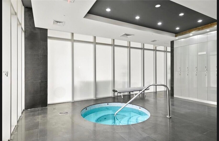 Building Photo - 500 Brickell Ave