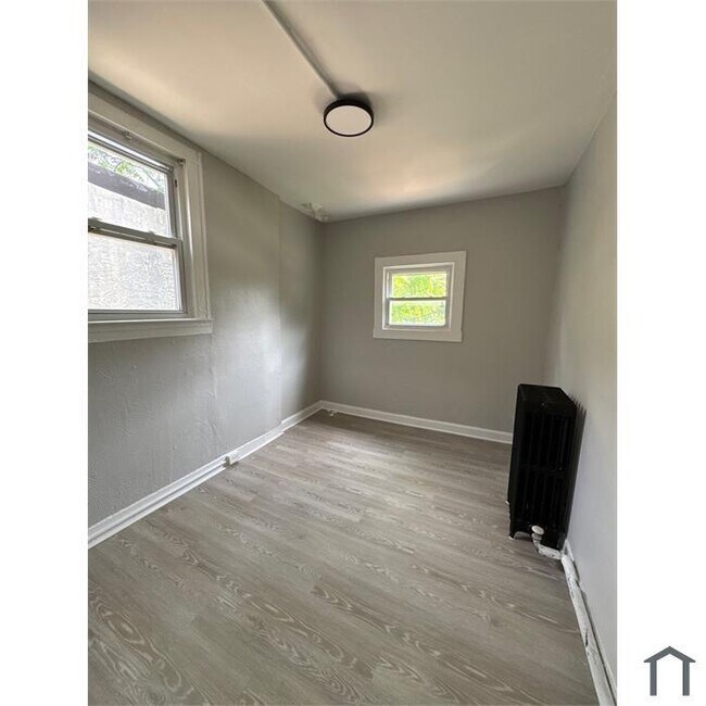 Building Photo - 3 Bedroom with Basement