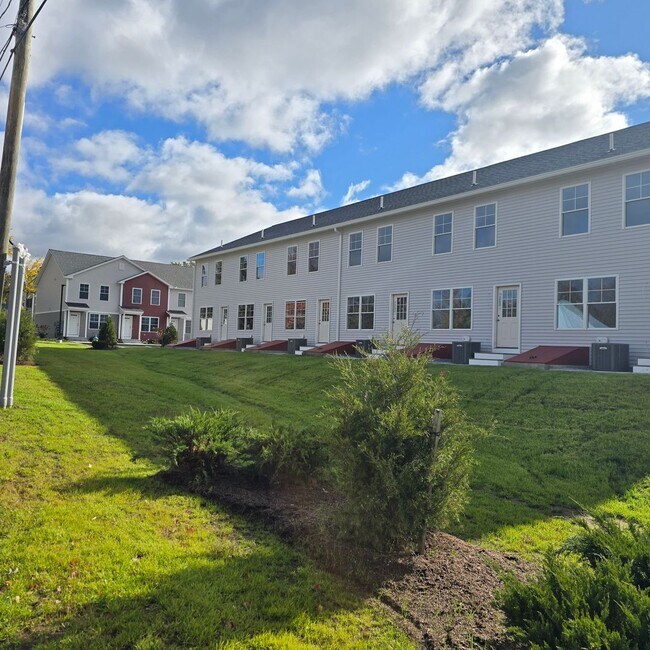 Building Photo - Megway Ct. (2-5)