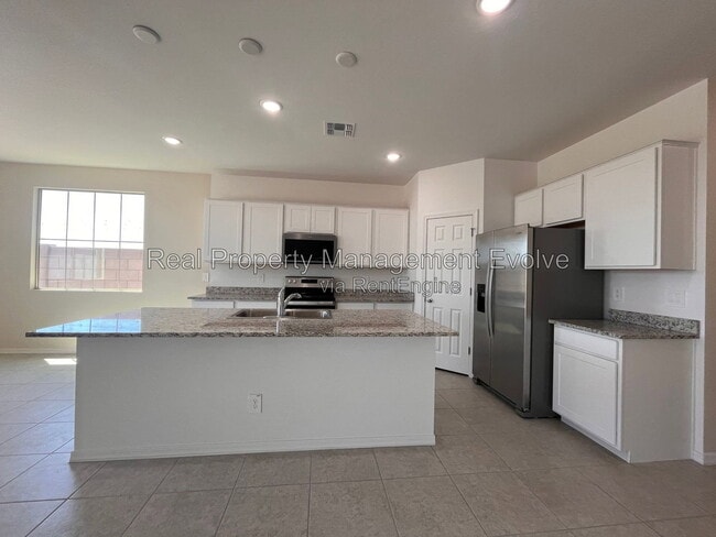 Building Photo - 4617 S 108th Ave