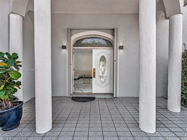 Building Photo - 12904 Banyan Rd