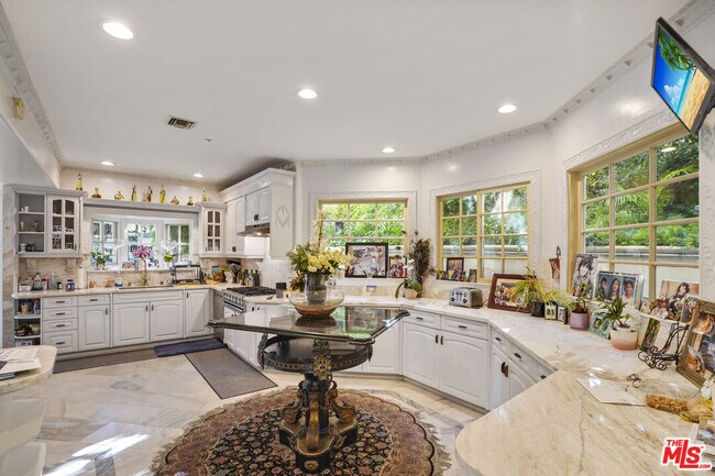 Building Photo - 2258 Gloaming Way