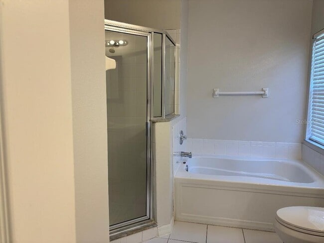 Building Photo - 1932 Grenville Ct