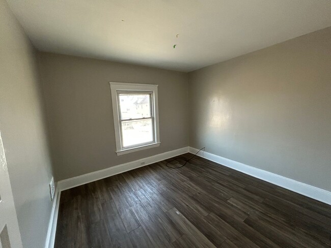 Building Photo - 3098 W 101st St