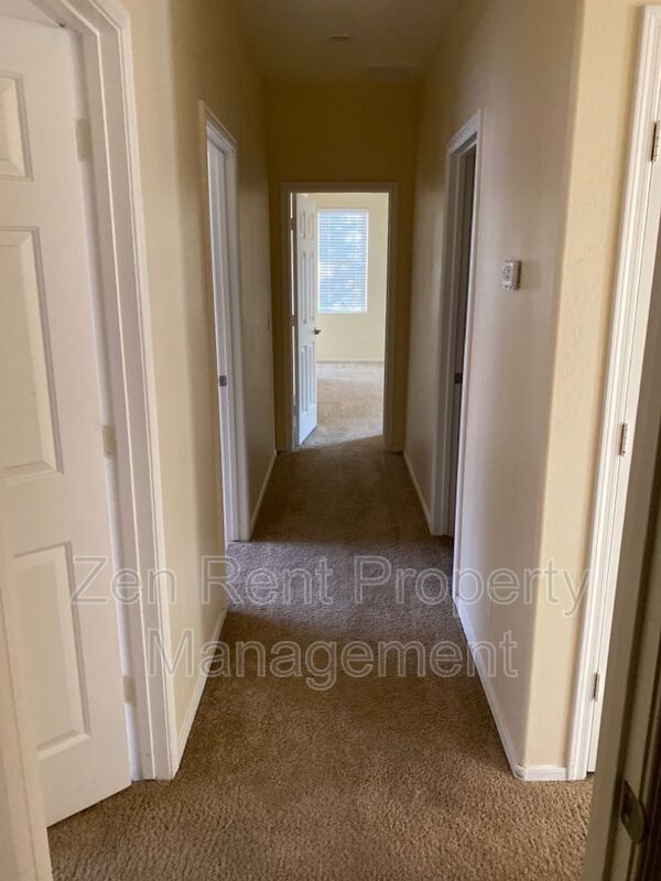 Building Photo - 4569 E Sundance Ave