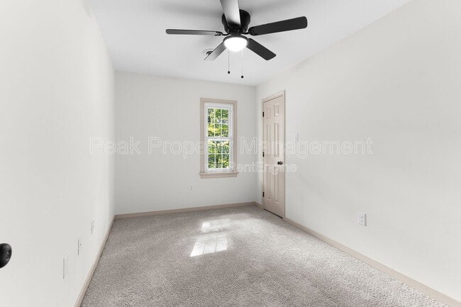 Building Photo - 504 Winamack Ct