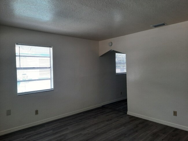 Building Photo - 4136 14th Ave S