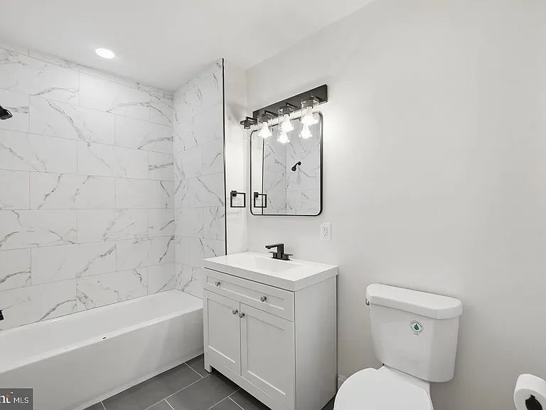 Building Photo - 744 N Patterson Park Ave